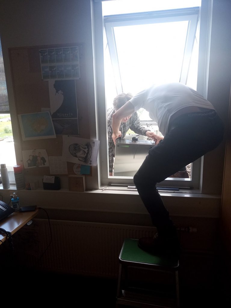 Installation of the Swisens Poleno Mars in Akureyri in 2022