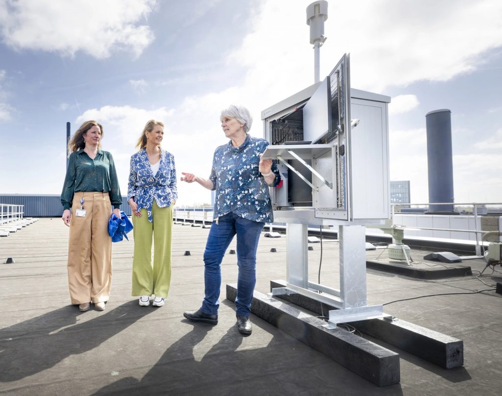 opening poleno Leidsch Dagblad-cropped